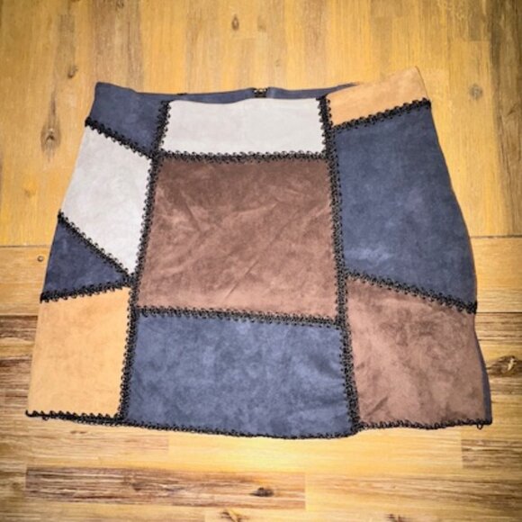 Romeo & Juliet Faux Suede Patchwork Skirt, Size L, Excellent Condition - Picture 1 of 6